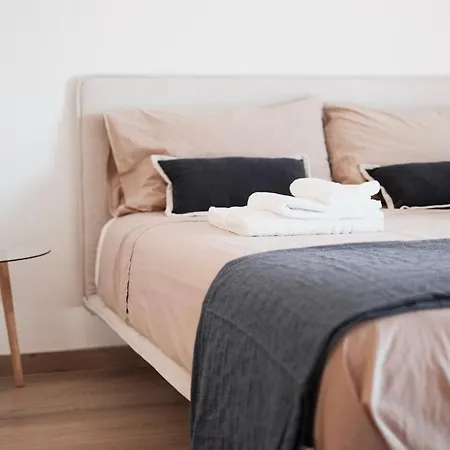 Rossani Suites&aparts * باري