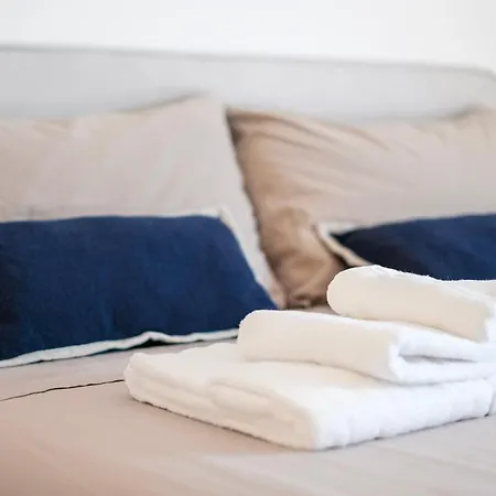 Rossani Suites&aparts * باري